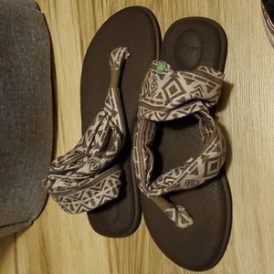 Sanuk women's yoga sling size 7